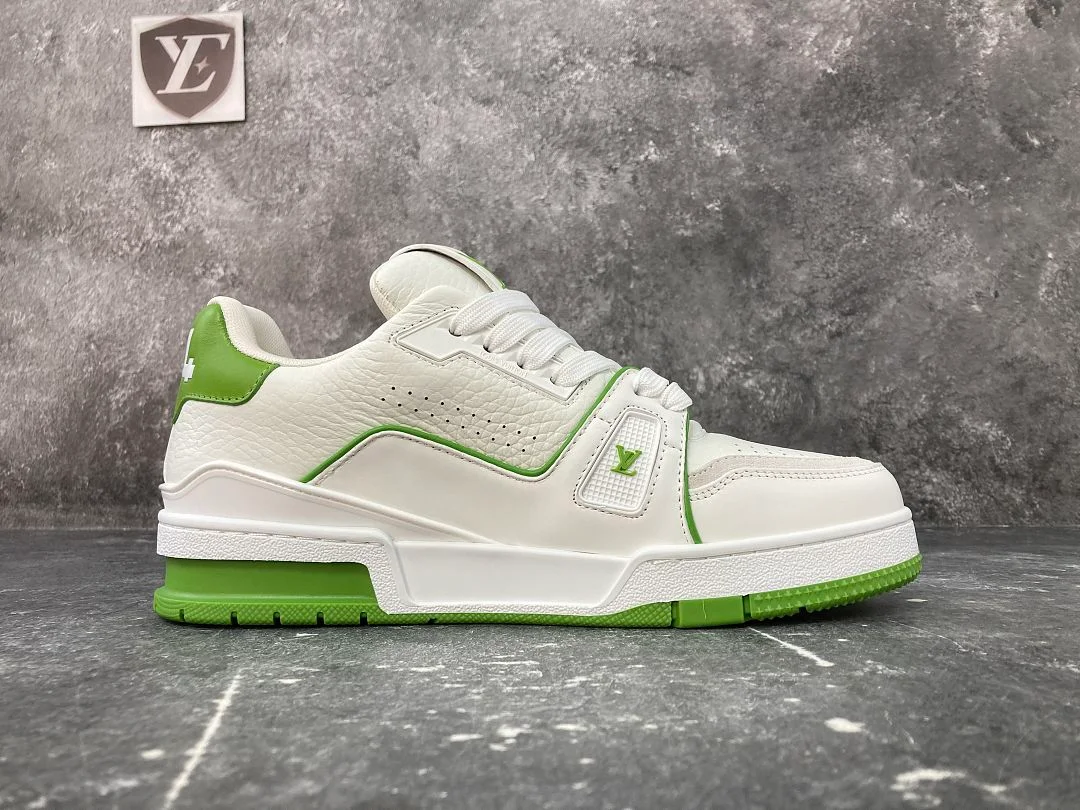 Baskets Louis Vuitton LV Trainer (basse), coloris White / Green, vue 6