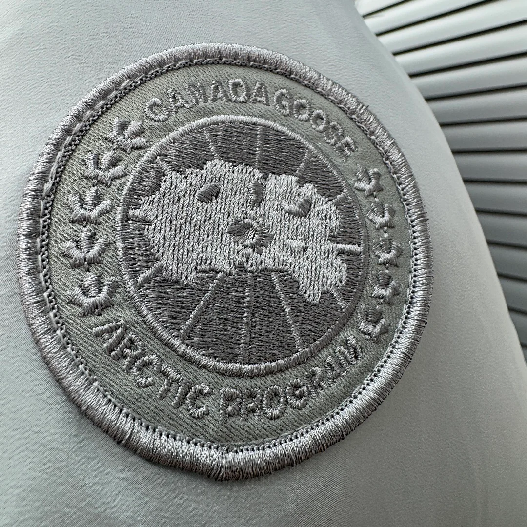 Canada Goose Manteau en couette Sterling Tonal Disc (Black Label), coloris Grey, vue 7