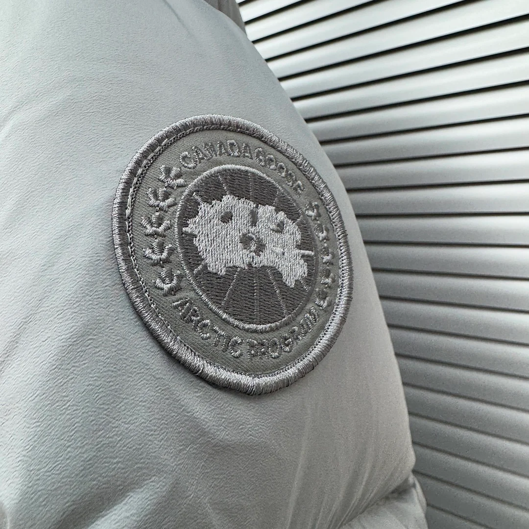 Canada Goose Manteau en couette Sterling Tonal Disc (Black Label), coloris Grey, vue 6