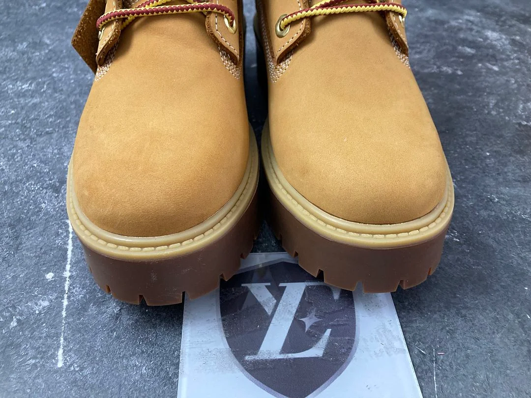 Timberland Stone Street 6-Inch Waterproof Boot (Version plateforme réinterprétant la bottine classique 6 pouces), coloris Wheat Nubuck, vue 9