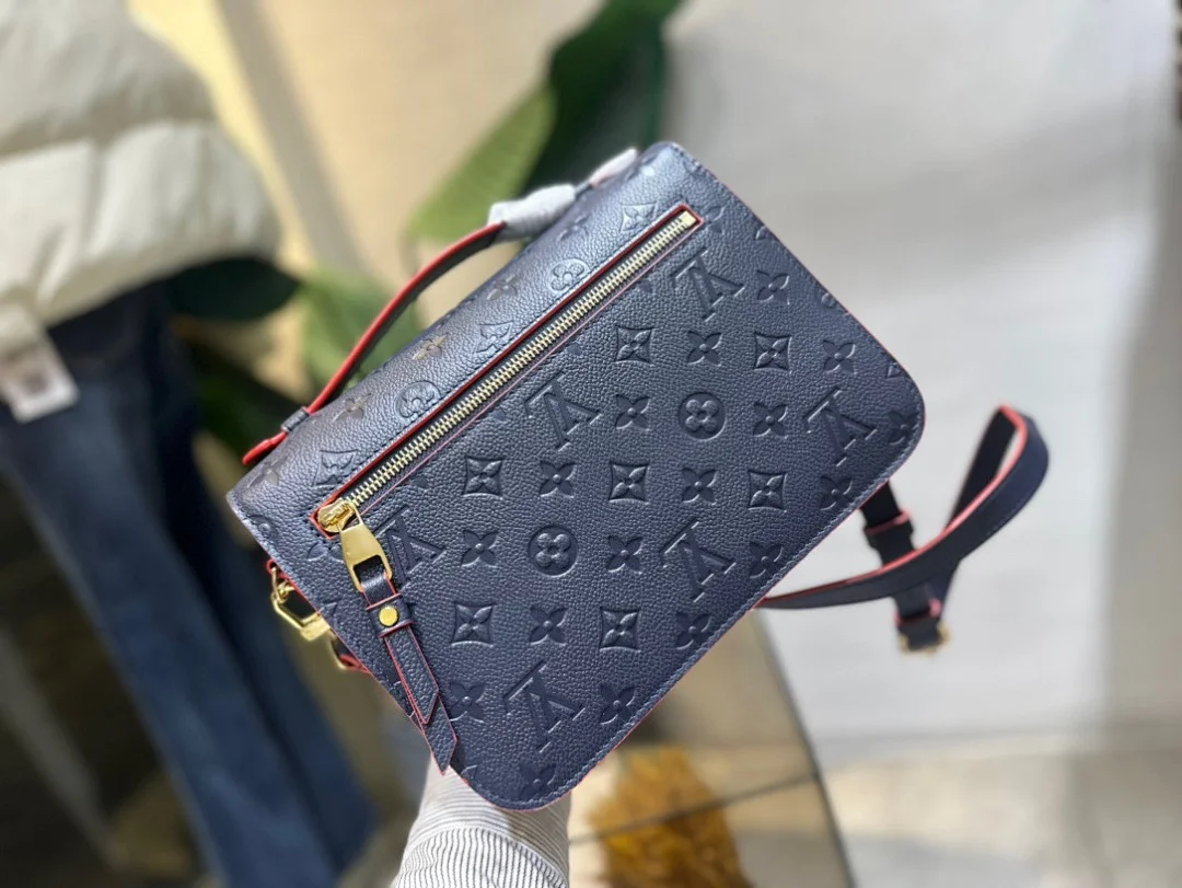 Louis Vuitton - Pochette Métis MM, coloris Marine Rouge /, vue 4