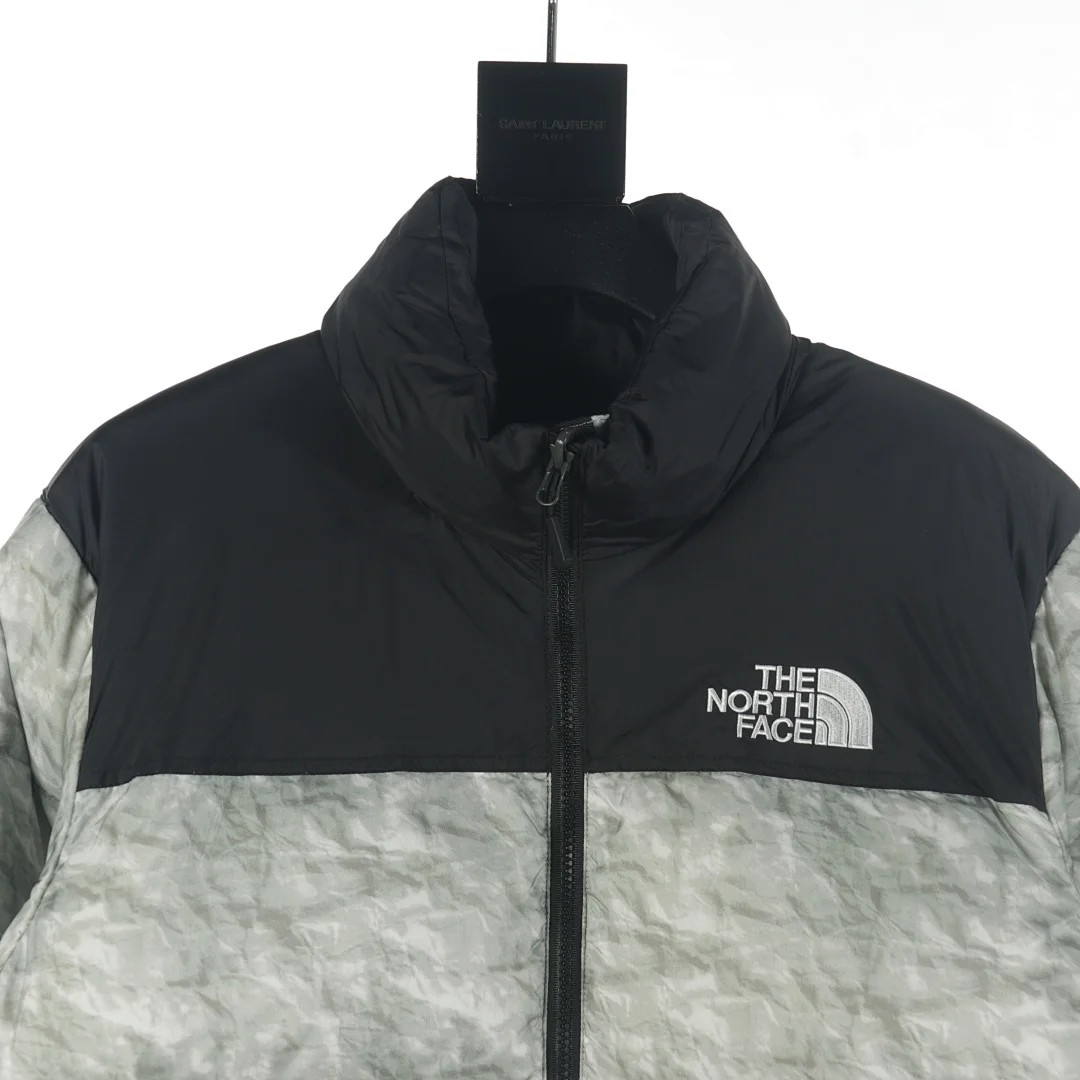 Supreme x The North Face - Veste Nuptse Paper Print - 700, coloris Black / Grey, vue 3