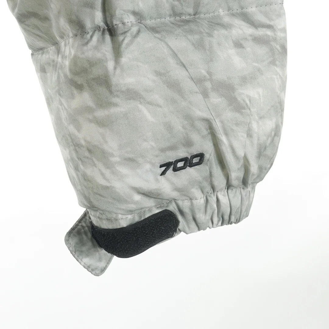Supreme x The North Face - Veste Nuptse Paper Print - 700, coloris Black / Grey, vue 5