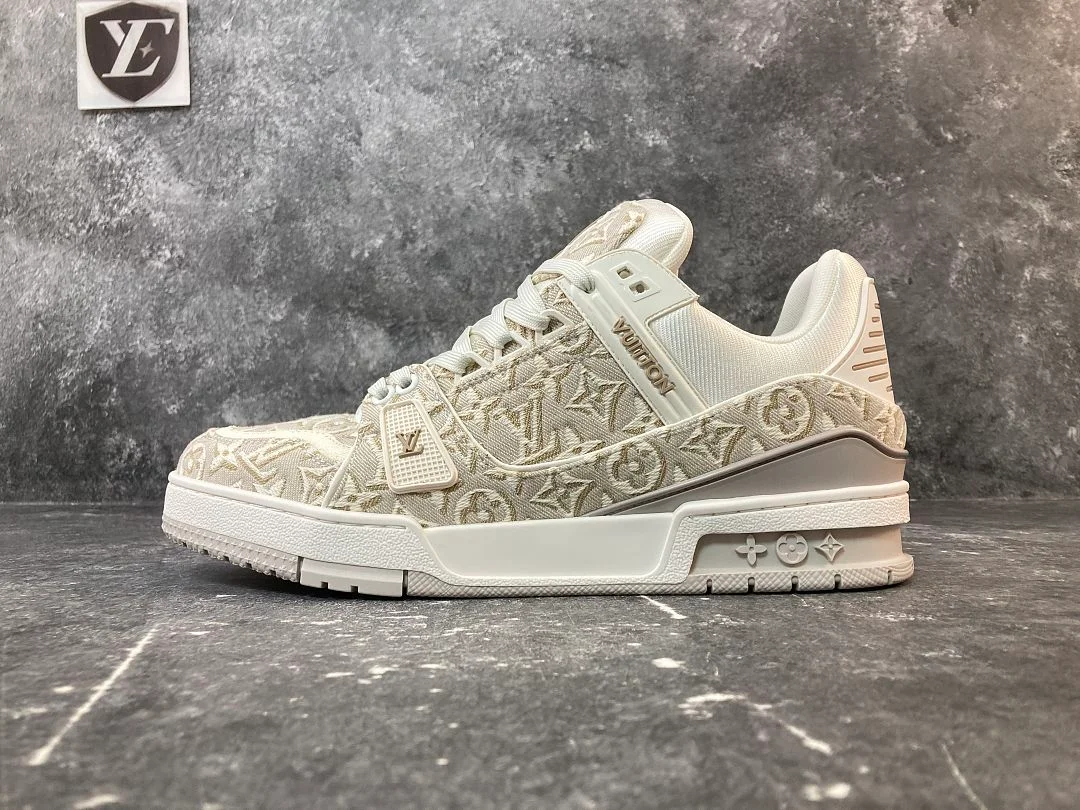 Baskets Louis Vuitton 1 LV Trainer 1, coloris Beige Monogram Jacquard, vue 5