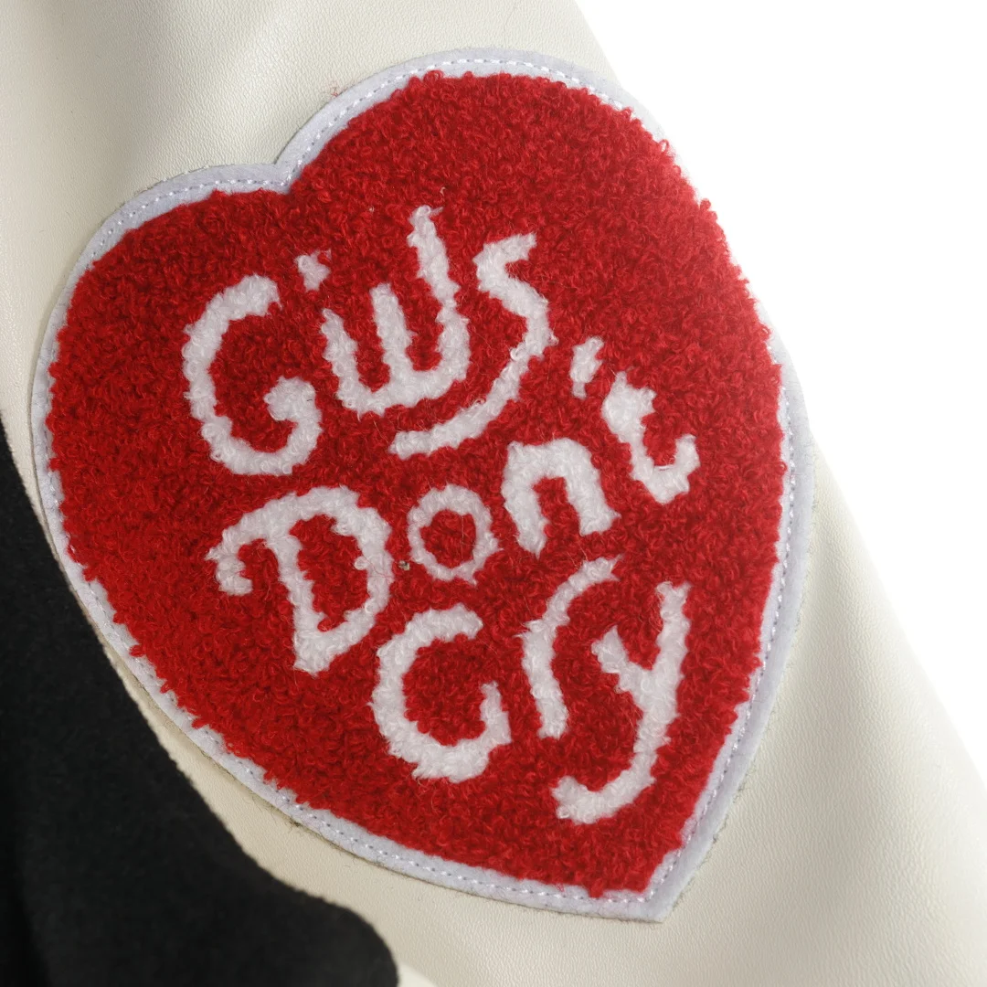 Human Made (en collaboration avec Girls Don't Cry par l'artiste Verdy) Girls Don Dry Alls" Varsity Jacket, coloris Black, vue 5