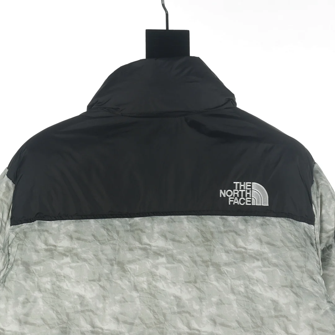 Supreme x The North Face - Veste Nuptse Paper Print - 700, coloris Black / Grey, vue 11