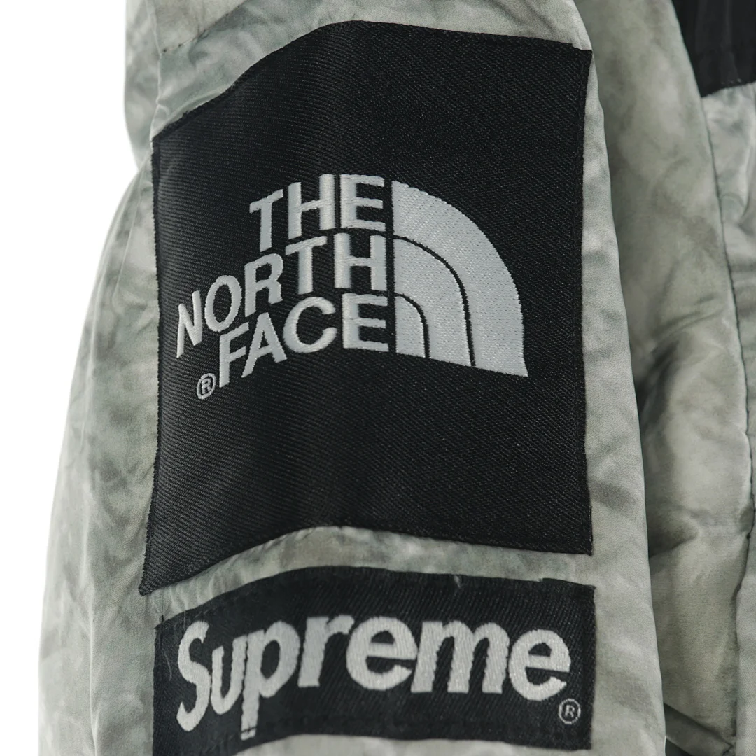 Supreme x The North Face - Veste Nuptse Paper Print - 700, coloris Black / Grey, vue 6