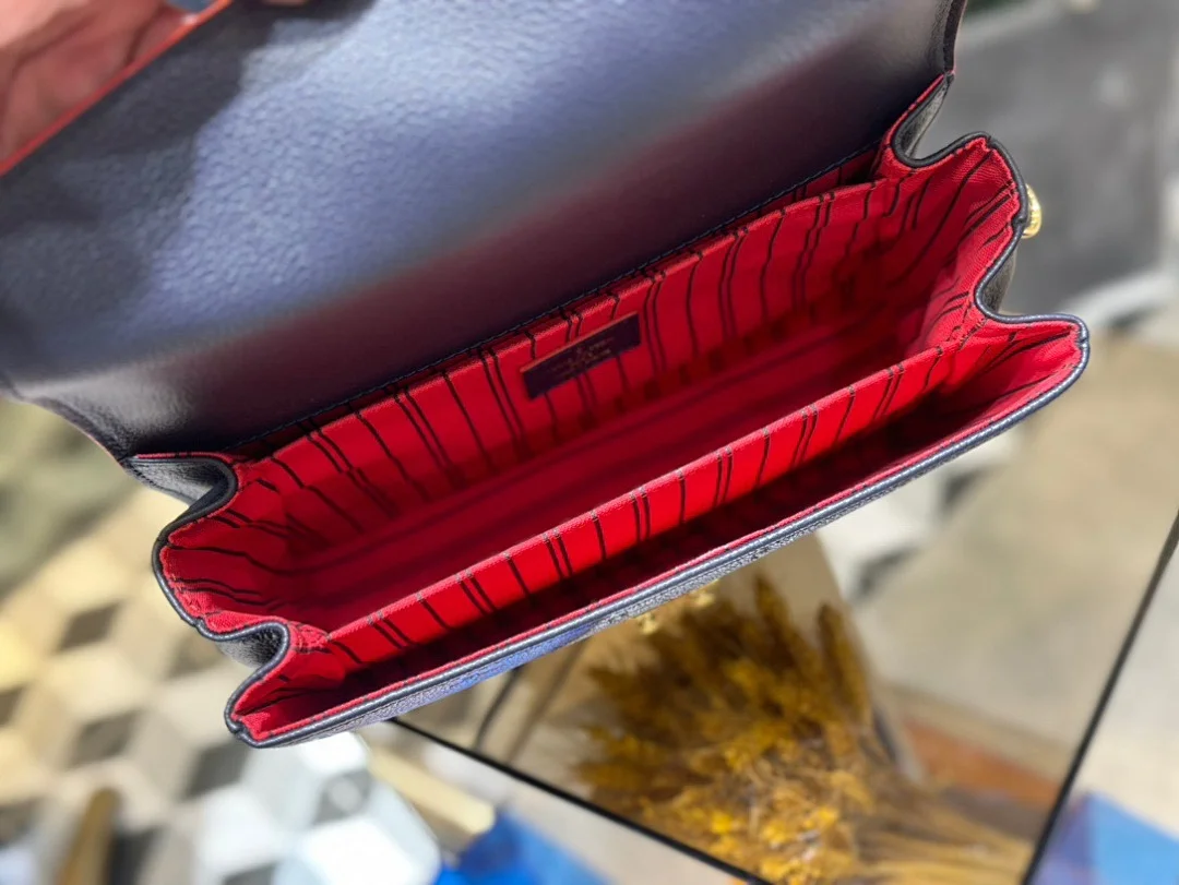 Louis Vuitton - Pochette Métis MM, coloris Marine Rouge /, vue 8